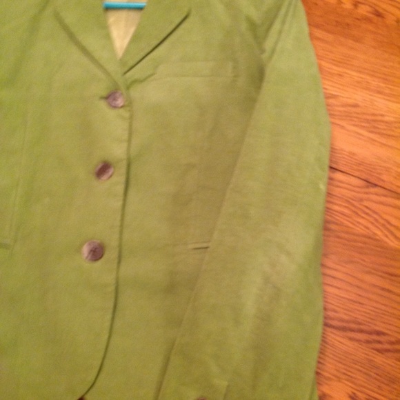 Green jacket perfect for holiday - Picture 5 of 6